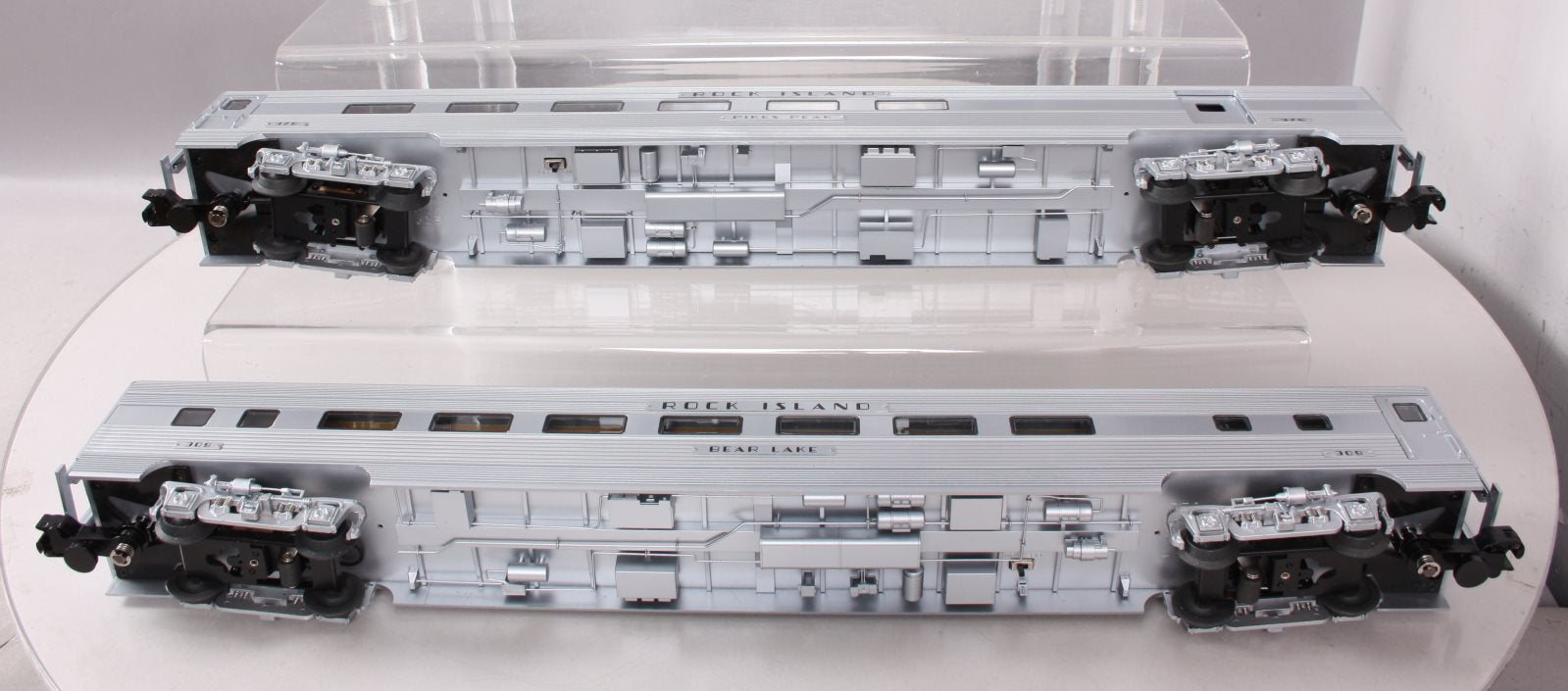 Lionel 6-82571 O Gauge Rock Island 21' Streamlined Passenger Car (Set of 2) LN/Box