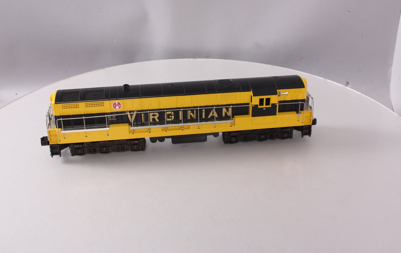 Lionel 6-18327 O Gauge Virginian FM Trainmaster Diesel Locomotive #2331 LN/Box