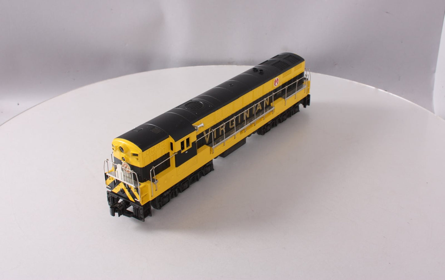 Lionel 6-18327 O Gauge Virginian FM Trainmaster Diesel Locomotive #2331 LN/Box