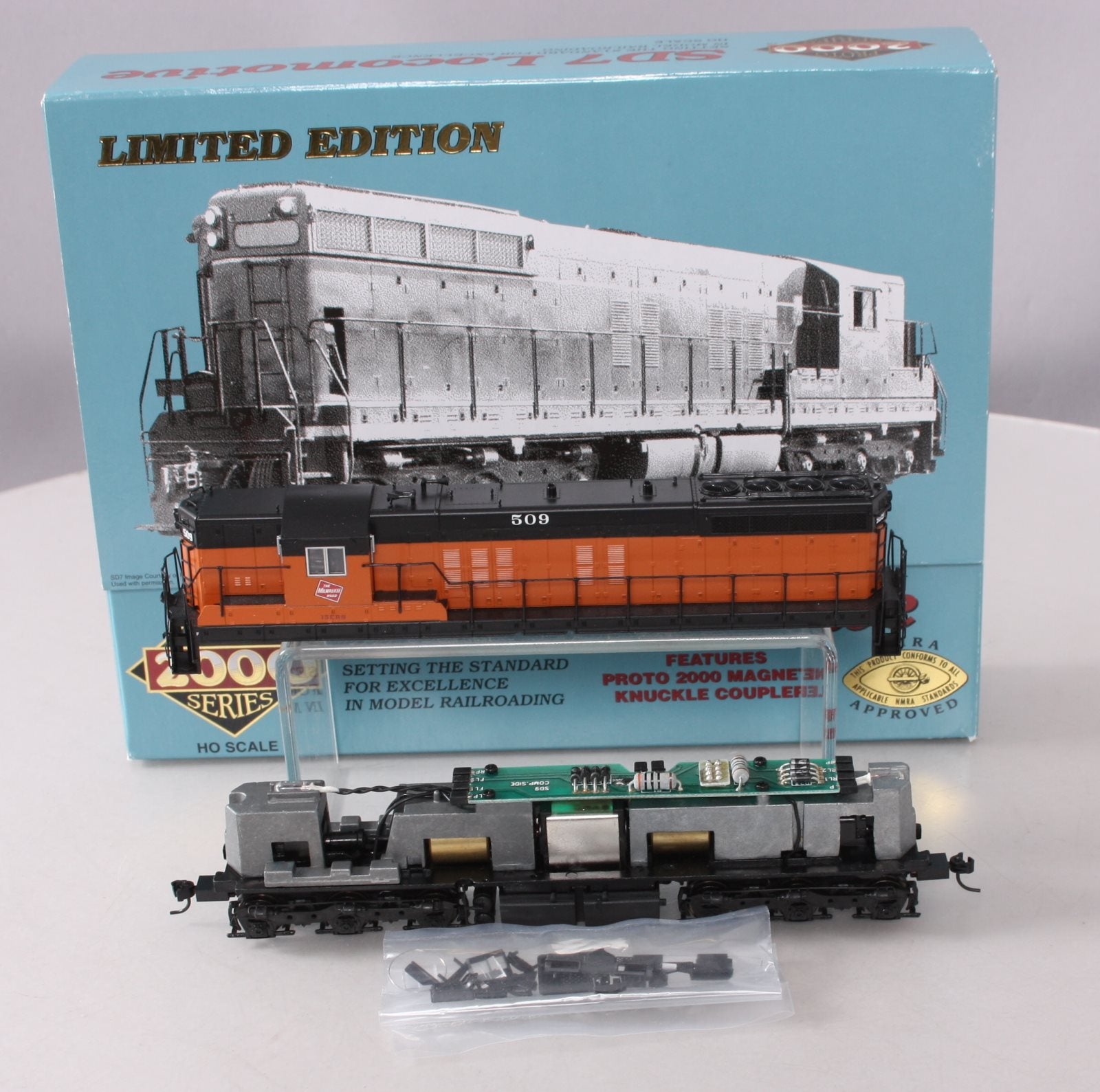 Proto 2000 30149 HO Milwaukee Road SD-7 Diesel Locomotive #509 LN/Box