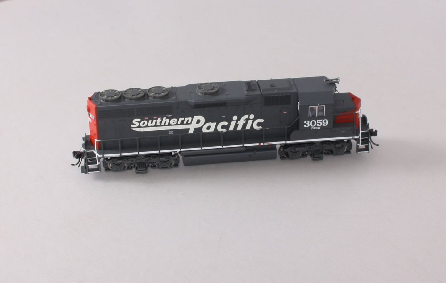 Atlas 8922 HO Southern Pacific GP-38 High Nose Diesel Locomotive #3059 MT/Box