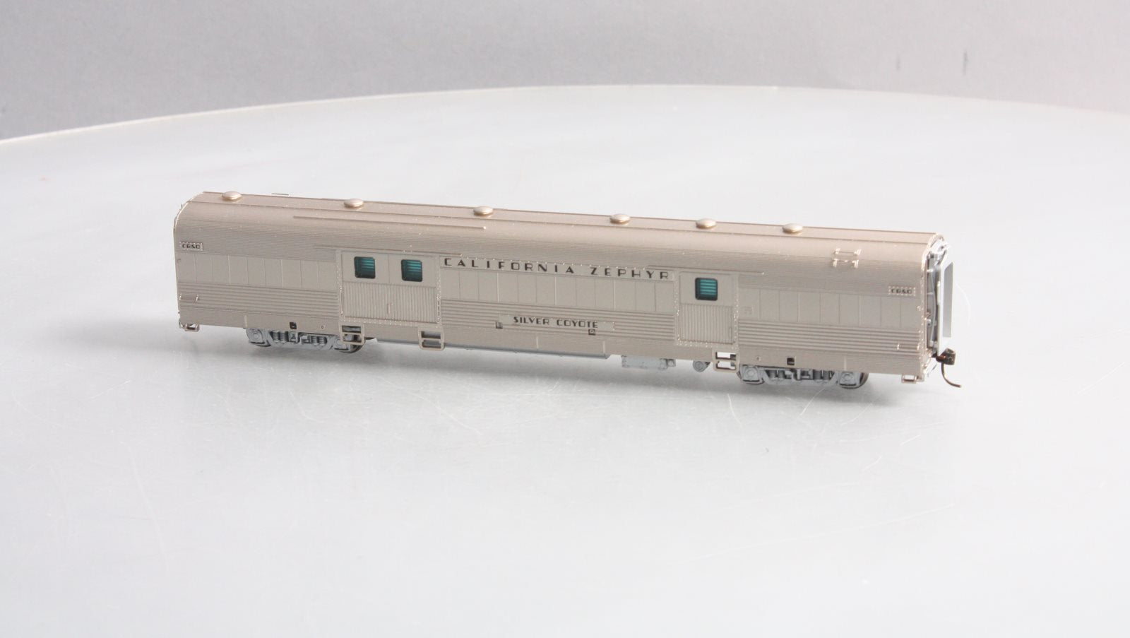 Broadway Limited 1491 HO Chicago, Burlington & Quincy Zephyr Baggage Car #905