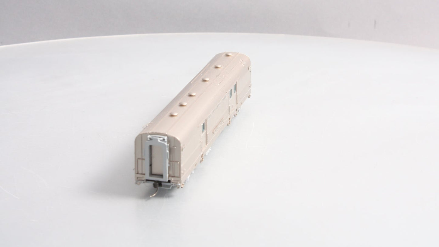 Broadway Limited 1491 HO Chicago, Burlington & Quincy Zephyr Baggage Car #905