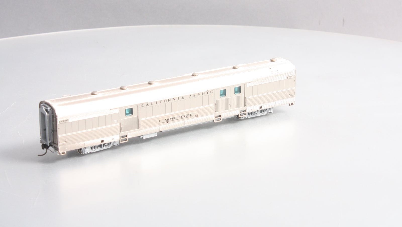 Broadway Limited 1491 HO Chicago, Burlington & Quincy Zephyr Baggage Car #905