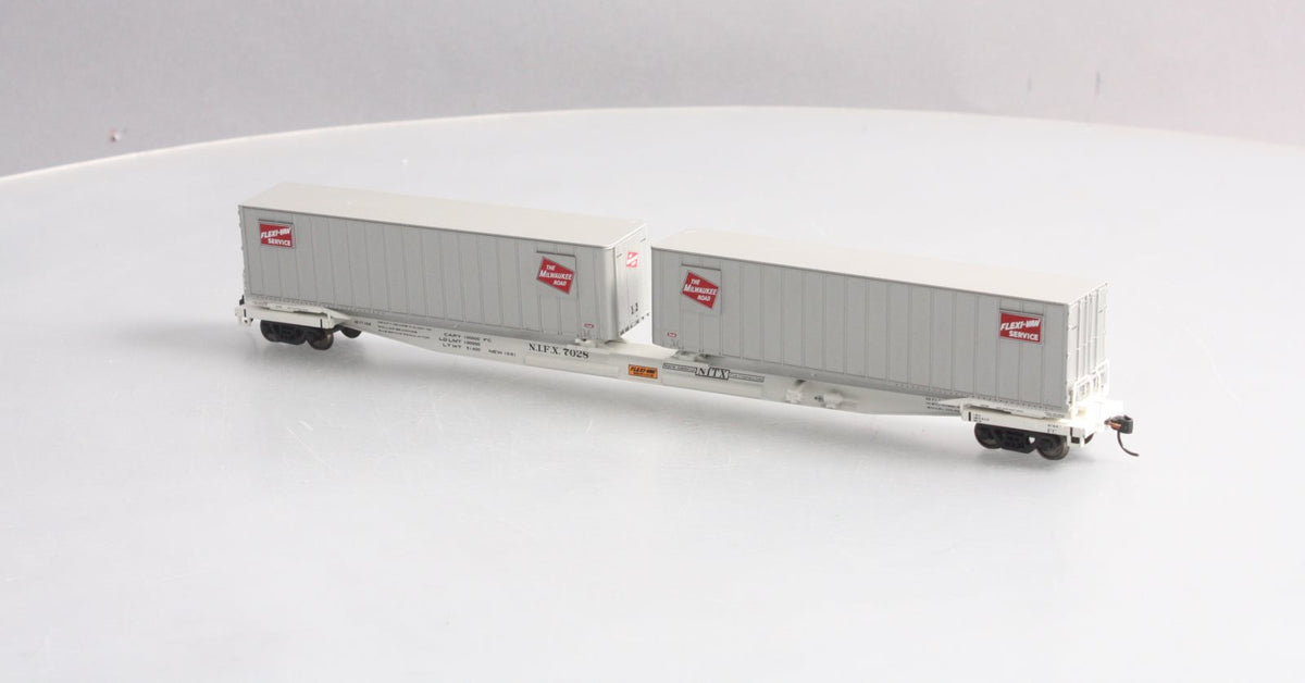 Walthers 932-3926 HO Milwaukee Road Flexi-Van Flat Car w/Trailer #7028