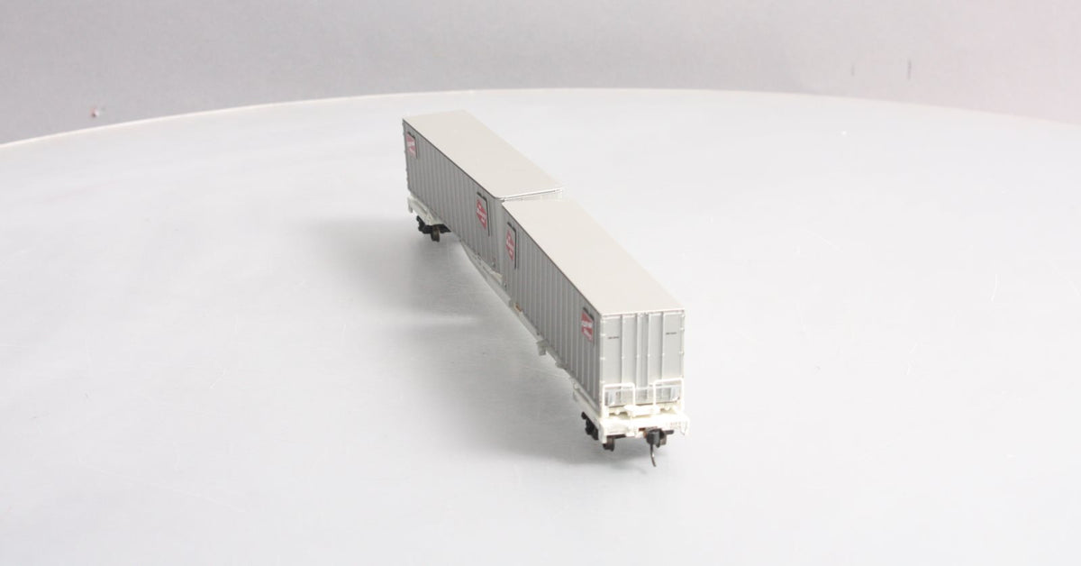 Walthers 932-3926 HO Milwaukee Road Flexi-Van Flat Car w/Trailer #7028