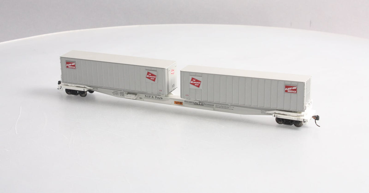 Walthers 932-3926 HO Milwaukee Road Flexi-Van Flat Car w/Trailer #7028
