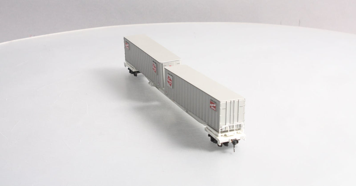 Walthers 932-3926 HO Milwaukee Road Flexi-Van Flat Car w/Trailer #7028