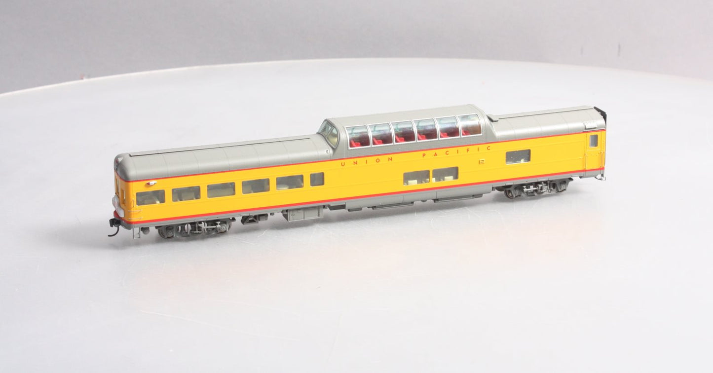 Walthers 920-9237 HO Union Pacific 85' ACF Observation Dome Lounge Lighted