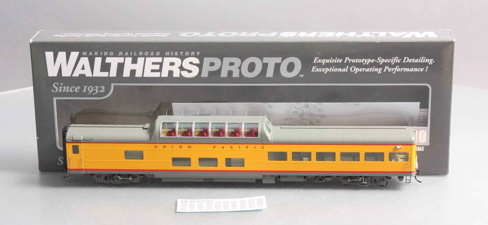 Walthers 920-9237 HO Union Pacific 85' ACF Observation Dome Lounge Lighted