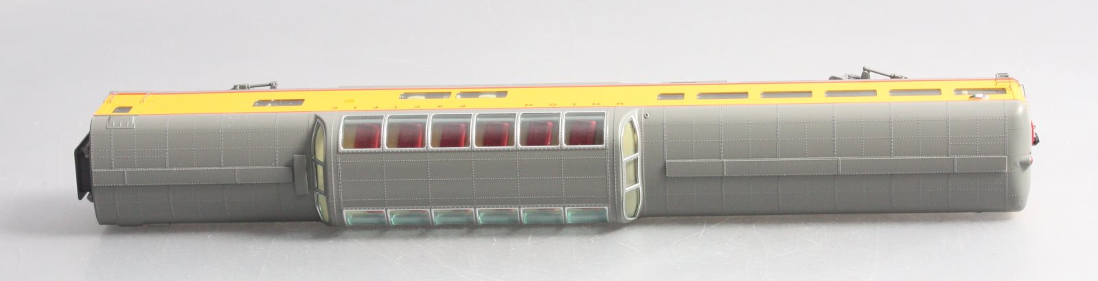 Walthers 920-9237 HO Union Pacific 85' ACF Observation Dome Lounge Lighted