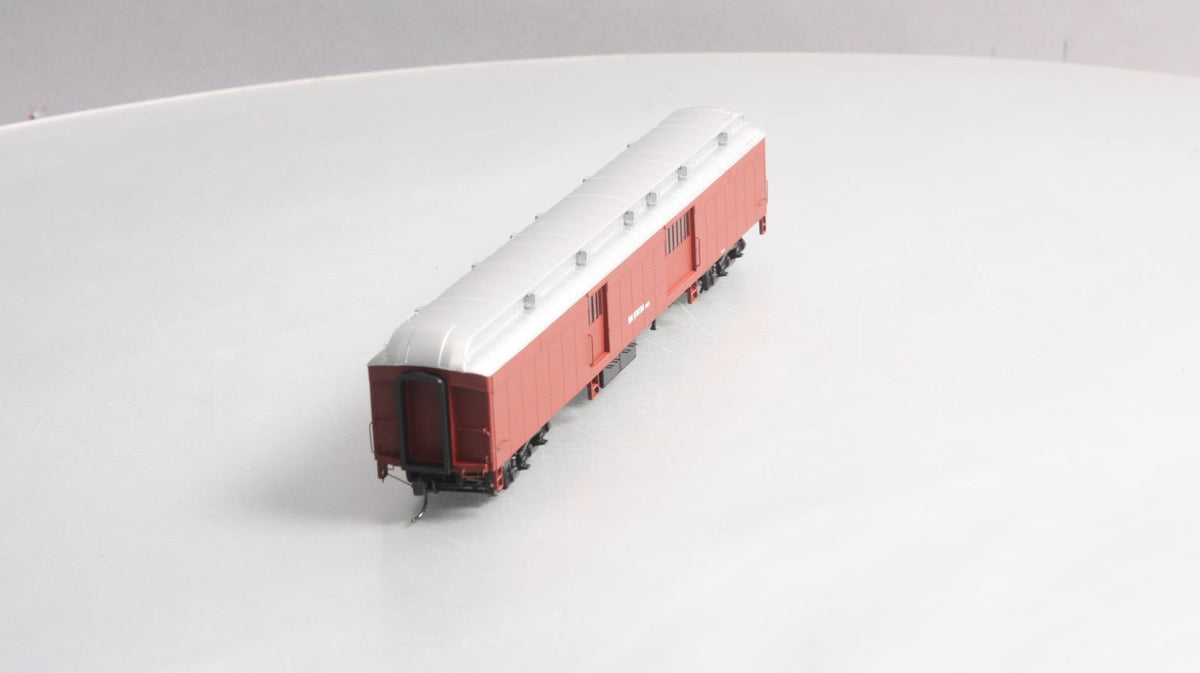 Walthers 932-10528 HO BN Maintenance of Way Baggage Car #976184