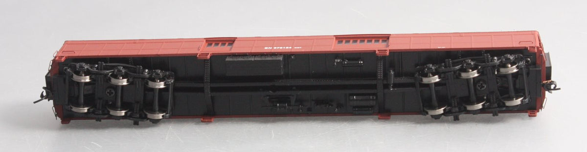Walthers 932-10528 HO BN Maintenance of Way Baggage Car #976184