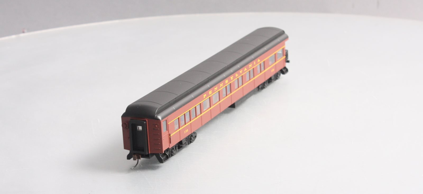 Bachmann 13802 HO Pennsylvania 72' Heavyweight Observation Car #130 LN/Box
