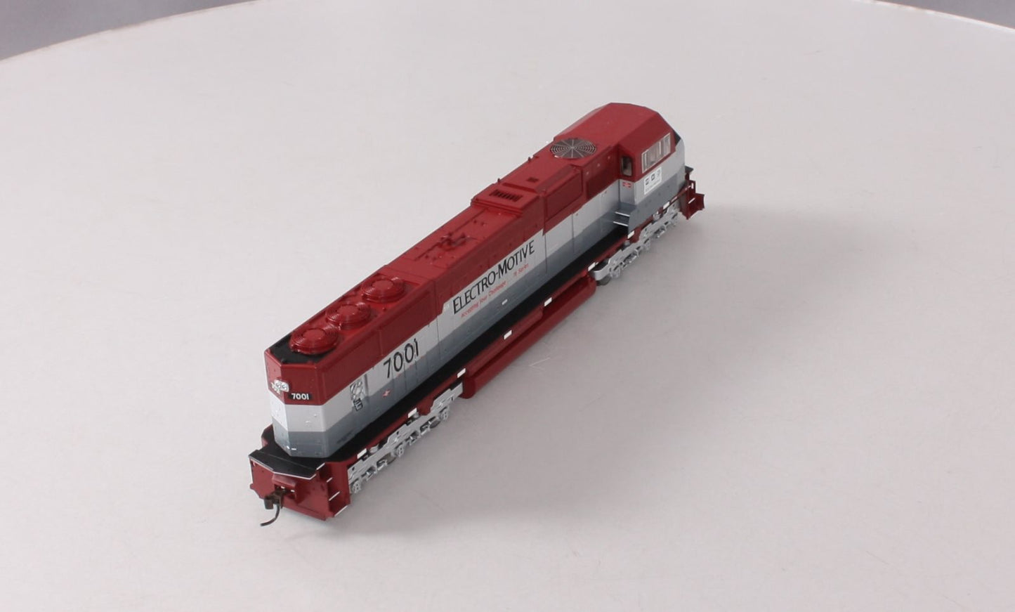 Athearn 0G6117 HO Scale Electo-Motive SD70M EMD Diesel Locomotive #7001 LN/Box