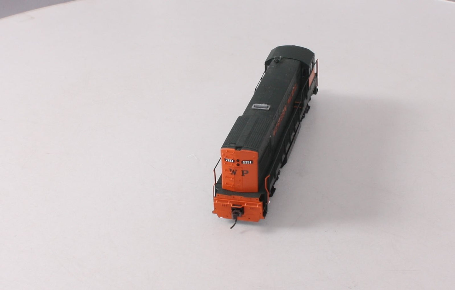 Atlas 8286 HO Scale Western Pacific GE U23B Diesel Locomotive # 2251