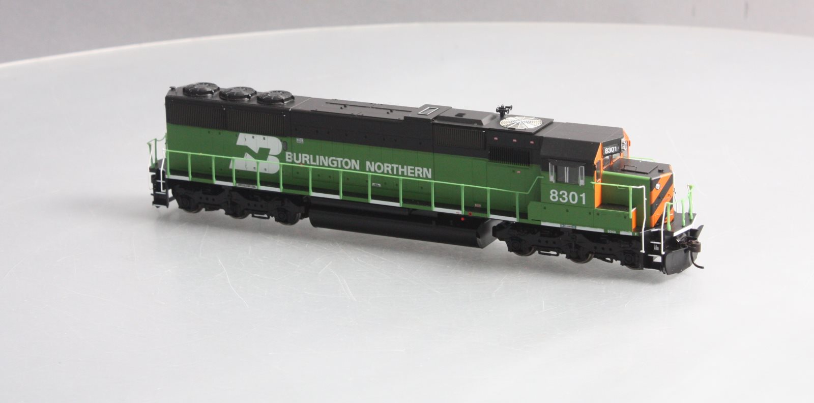 Athearn 91665 HO Scale Burlington Northern SD-60 Diesel Locomotive #8301 NIB