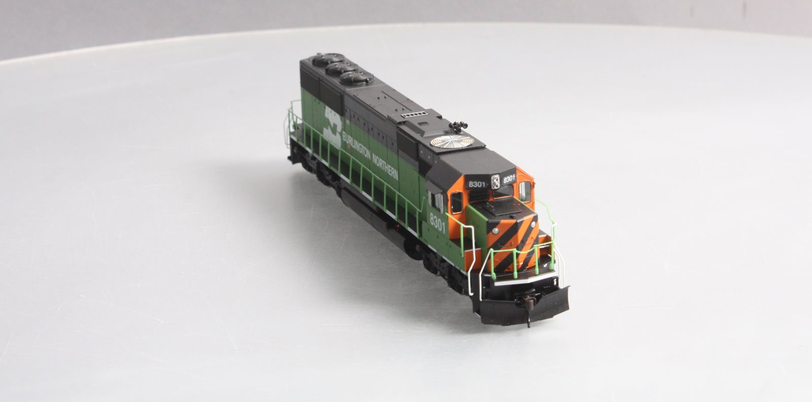 Athearn 91665 HO Scale Burlington Northern SD-60 Diesel Locomotive #8301 NIB