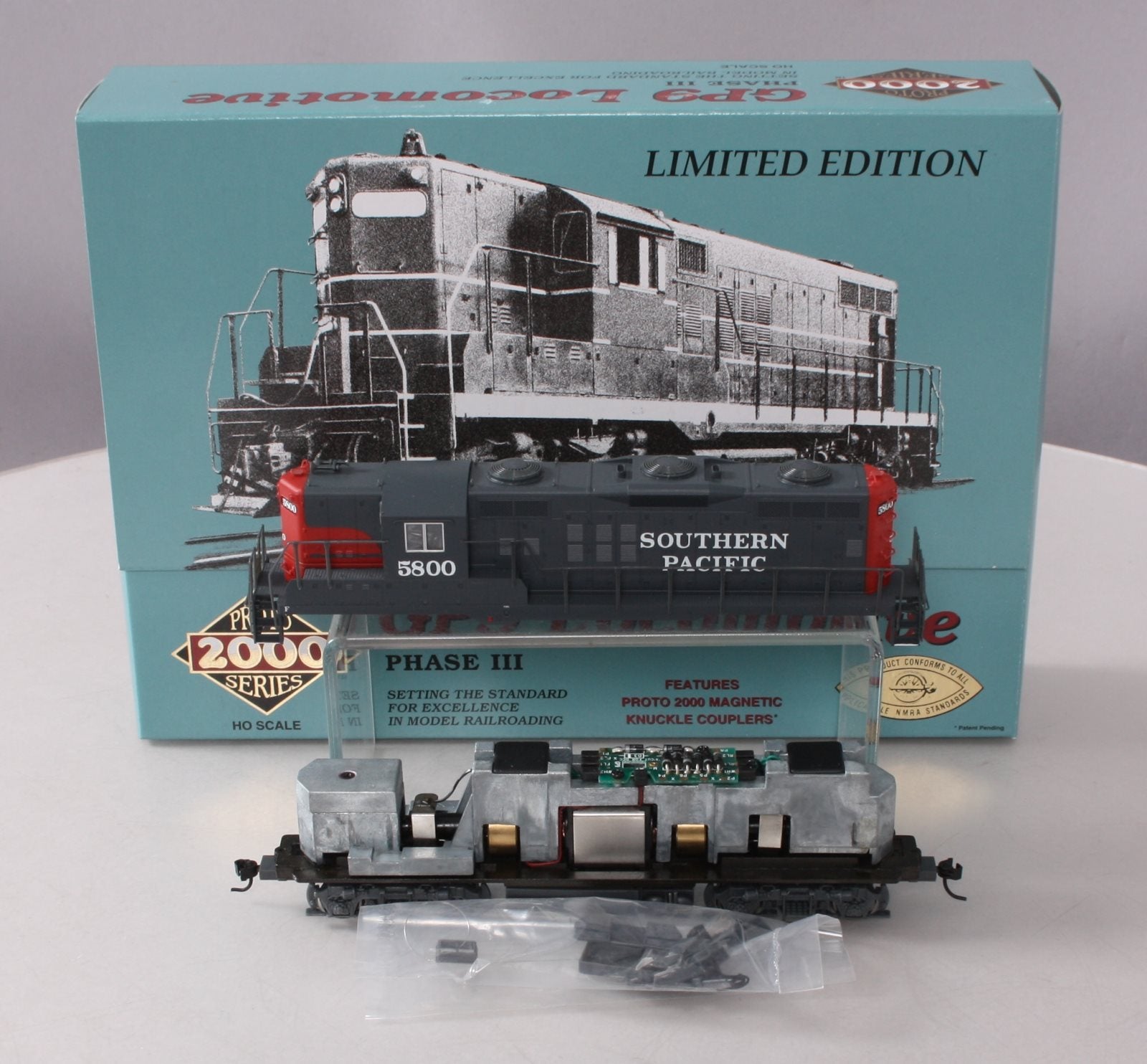 Proto 2000 21647 HO Scale Southern Pacific GP9 Diesel Locomotive