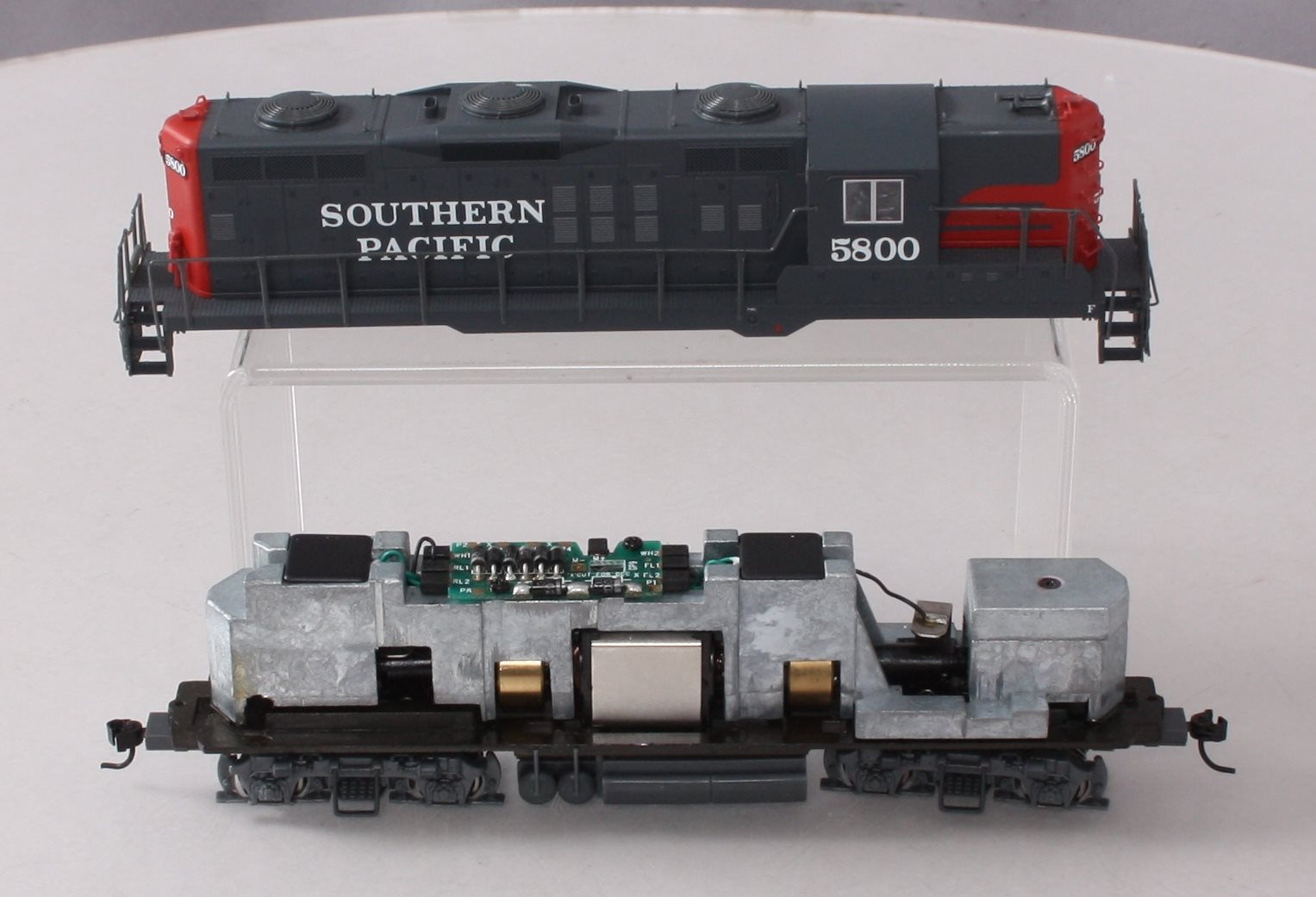 Proto 2000 21647 HO Scale Southern Pacific GP9 Diesel Locomotive
