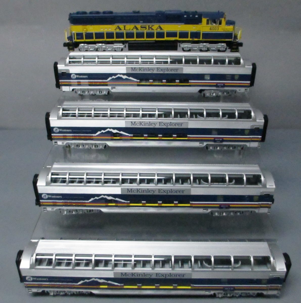 MTH 20-2290-1 O Gauge Alaska SD70M O Gauge Diesel Passenger Train Set w/PS2 EX/Box