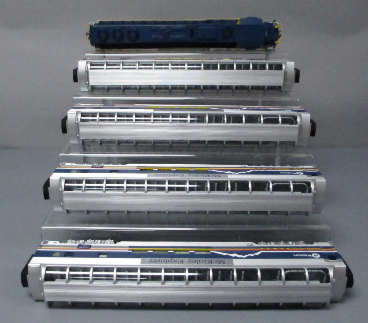 MTH 20-2290-1 O Gauge Alaska SD70M O Gauge Diesel Passenger Train Set w/PS2 EX/Box