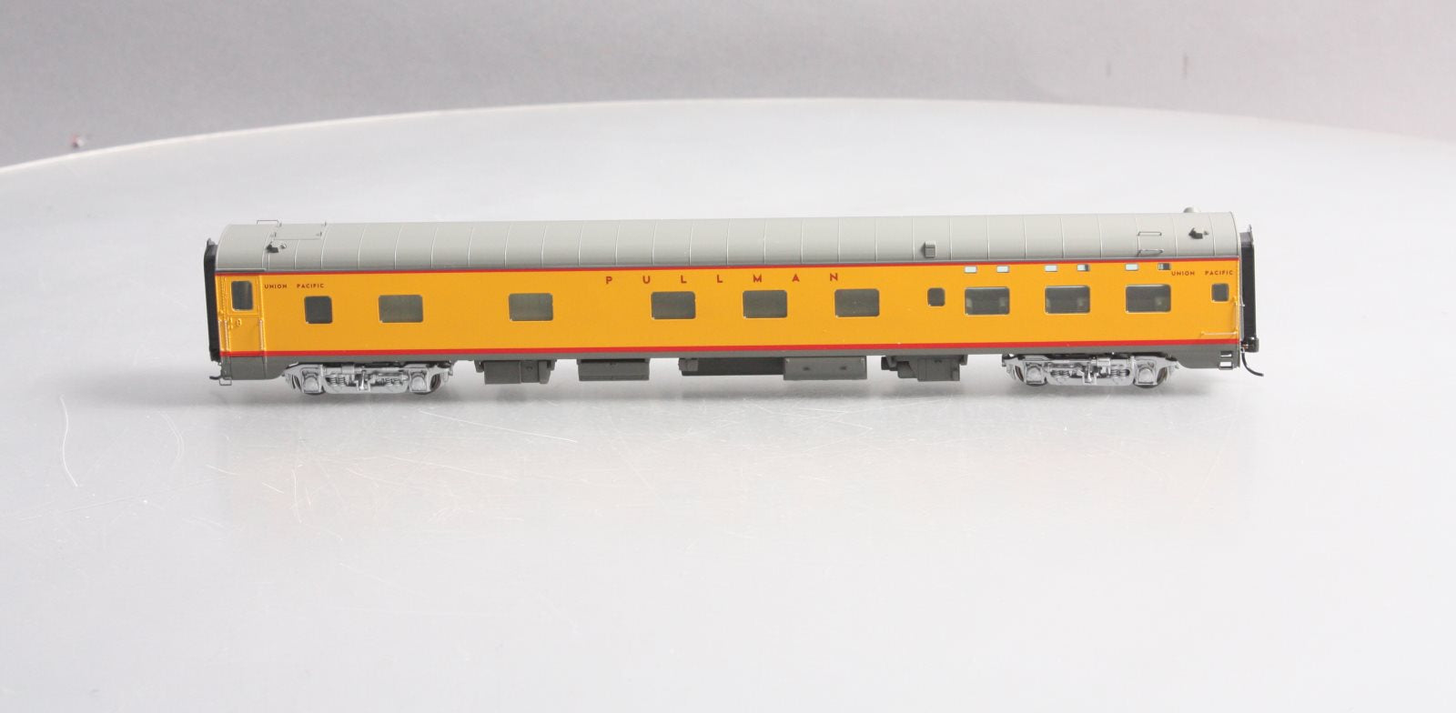 Walthers 932-9620 HO Scale Union Pacific PS 6-6-4 Sleeper LN/Box
