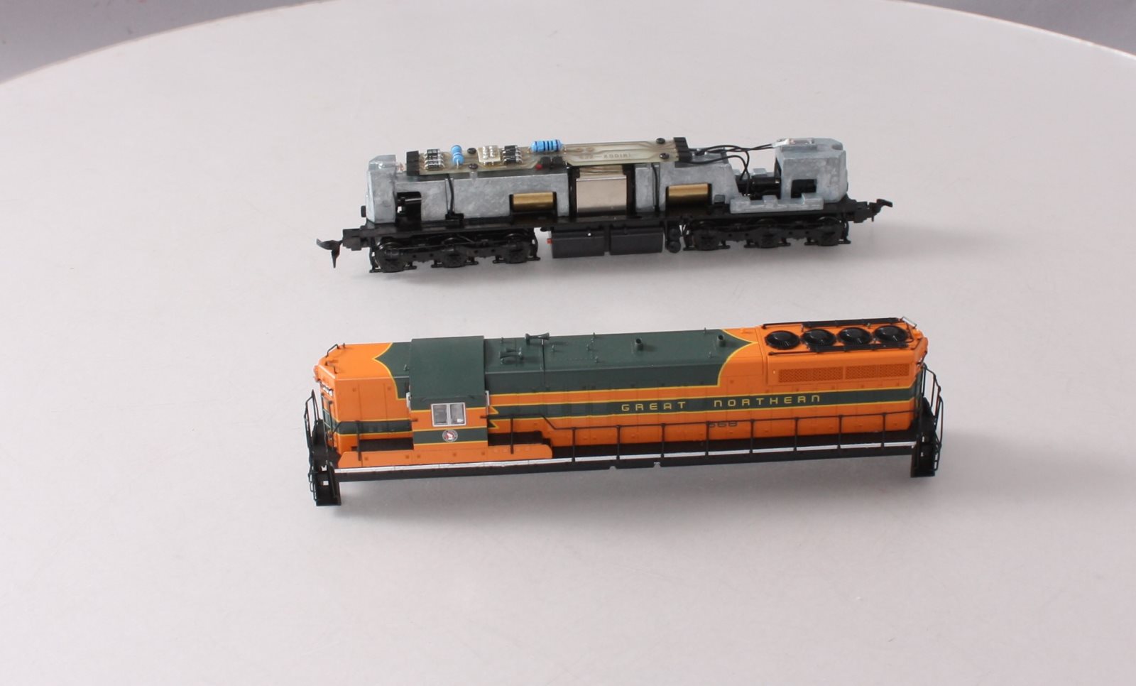 Proto 2000 8014 HO Scale GN SD7 Diesel Locomotive w/o