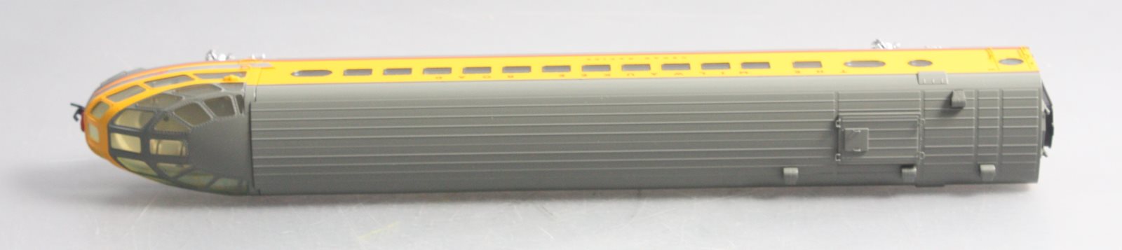 Walthers 920-9171 HO Milwaukee Road 85' Skytop Lounge Car