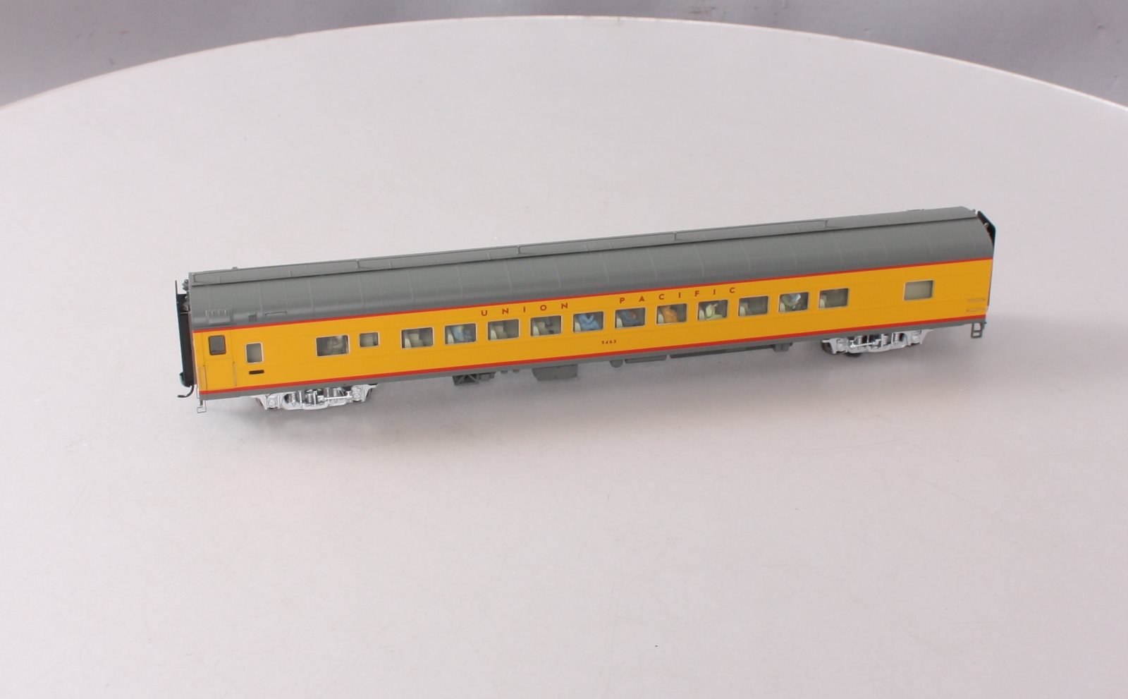 Walthers 920-9552 HO Union Pacific 85' ACF 44-Seat Coach #5463