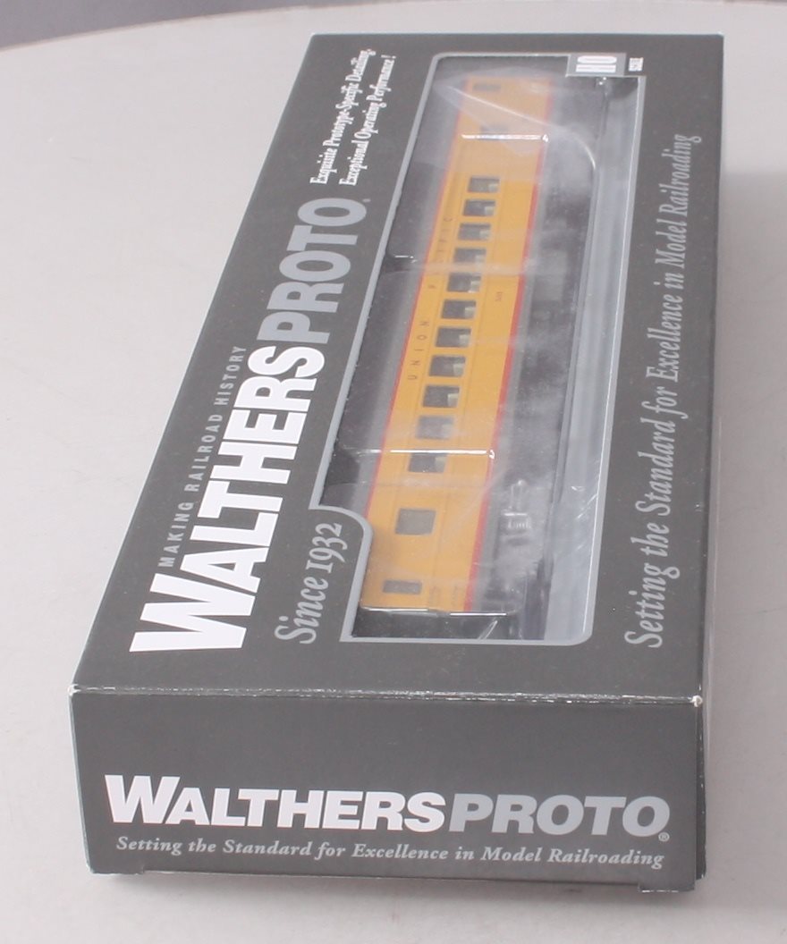 Walthers 920-9552 HO Union Pacific 85' ACF 44-Seat Coach #5463