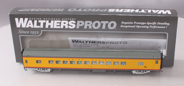 Walthers 920-9552 HO Union Pacific 85' ACF 44-Seat Coach #5463