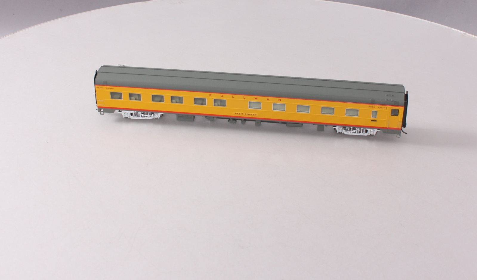 Walthers 920-9545 HO Union Pacific '85 Budd Pacific Series 10-6 Sleeper