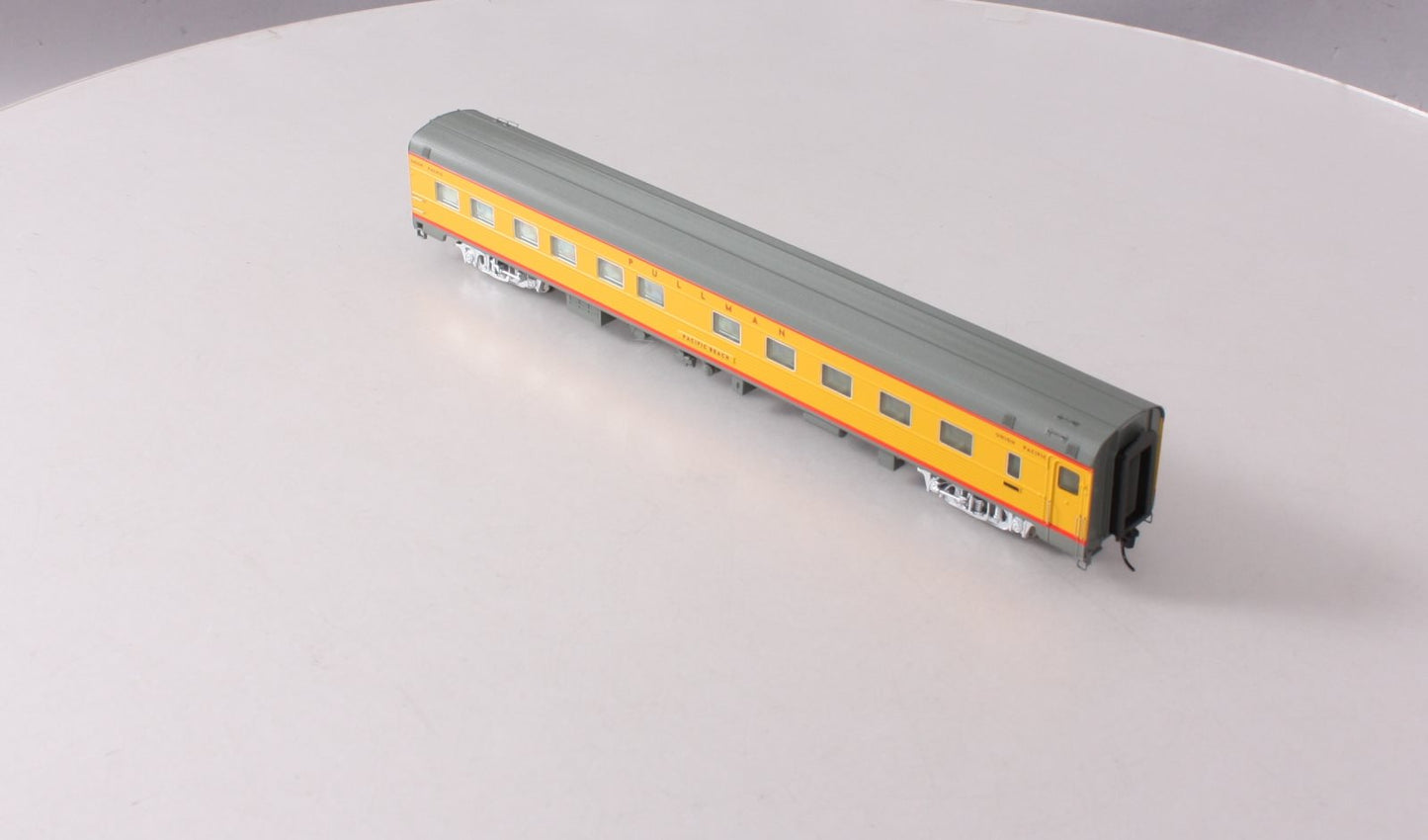 Walthers 920-9545 HO Union Pacific '85 Budd Pacific Series 10-6 Sleeper