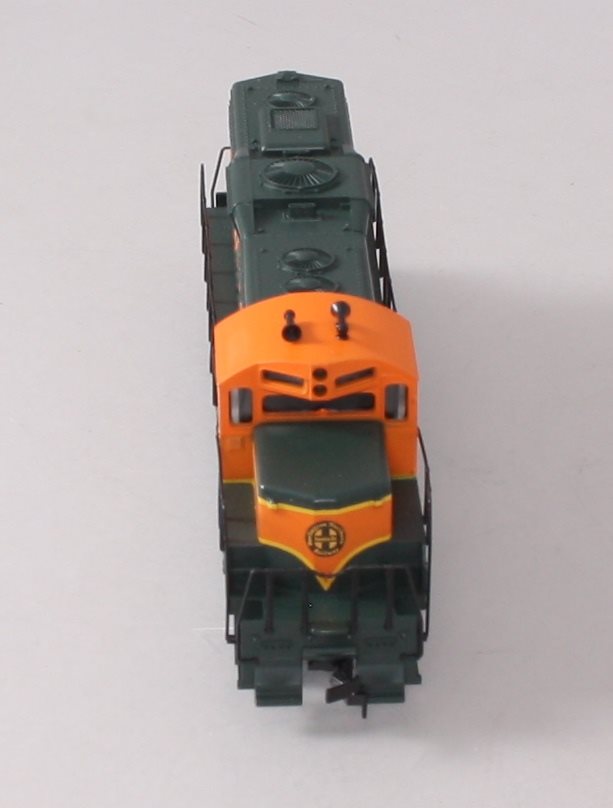 Walthers 931-120 HO Burlington Northern Santa Fe EMD GP9M Diesel Loco DC #3820