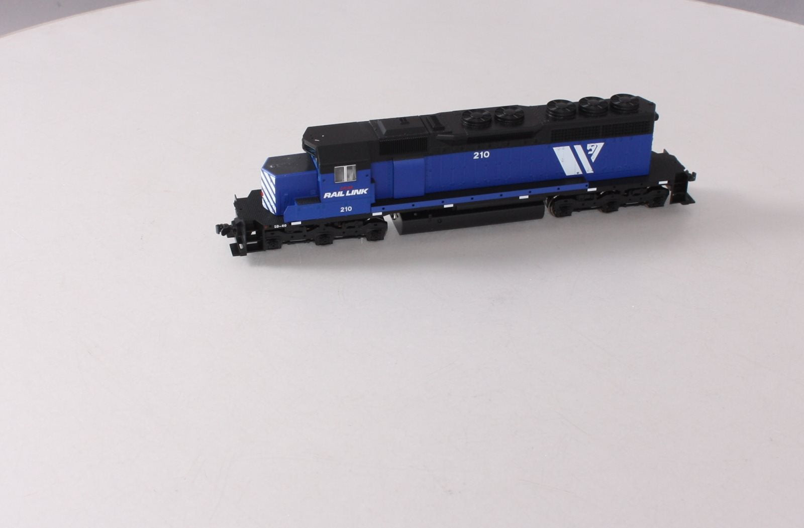 Kato 37-6326 HO I&M Rail Link SD40 Diesel Locomotive #210