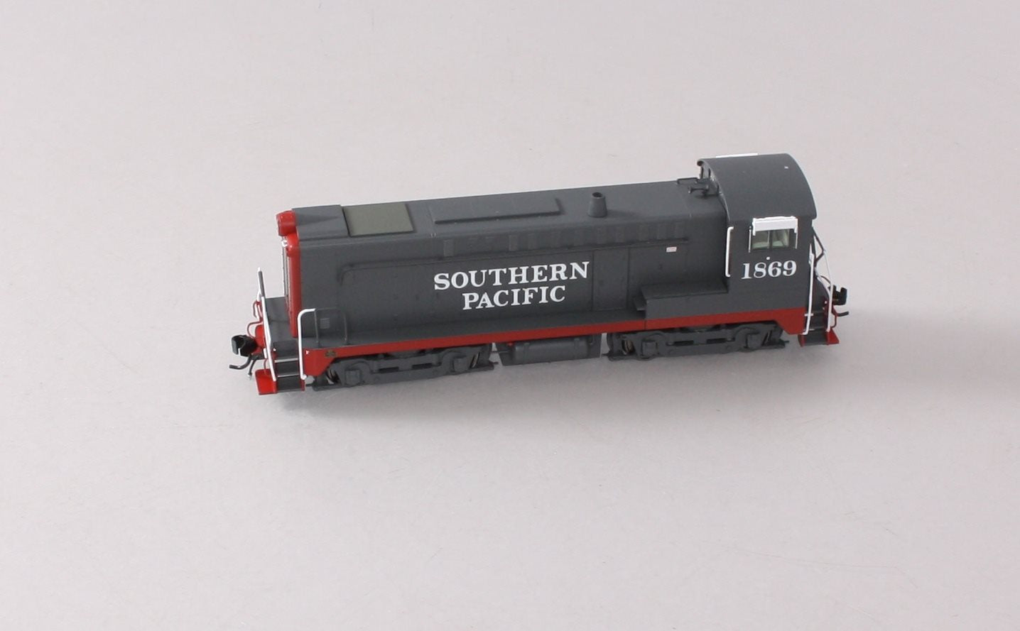 Bowser 24814 HO Southern Pacific DS 4-4-1000 Diesel Locomotive #1869