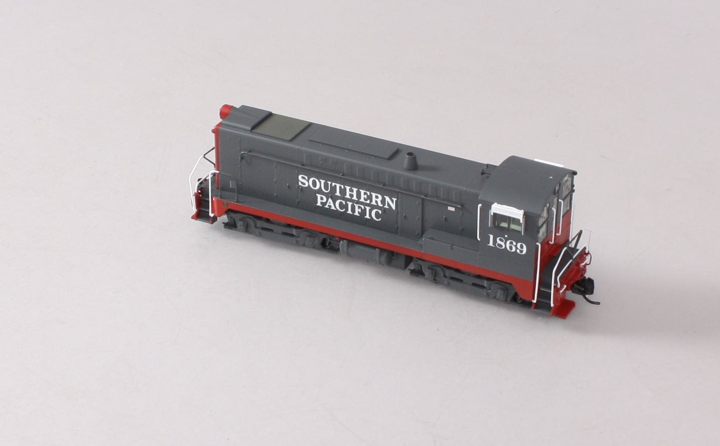 Bowser 24814 HO Southern Pacific DS 4-4-1000 Diesel Locomotive #1869