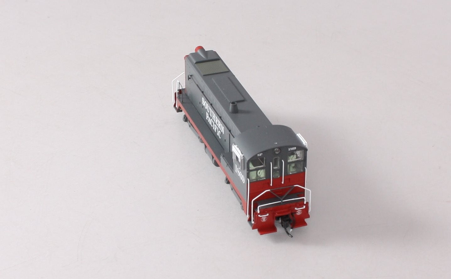 Bowser 24814 HO Southern Pacific DS 4-4-1000 Diesel Locomotive #1869