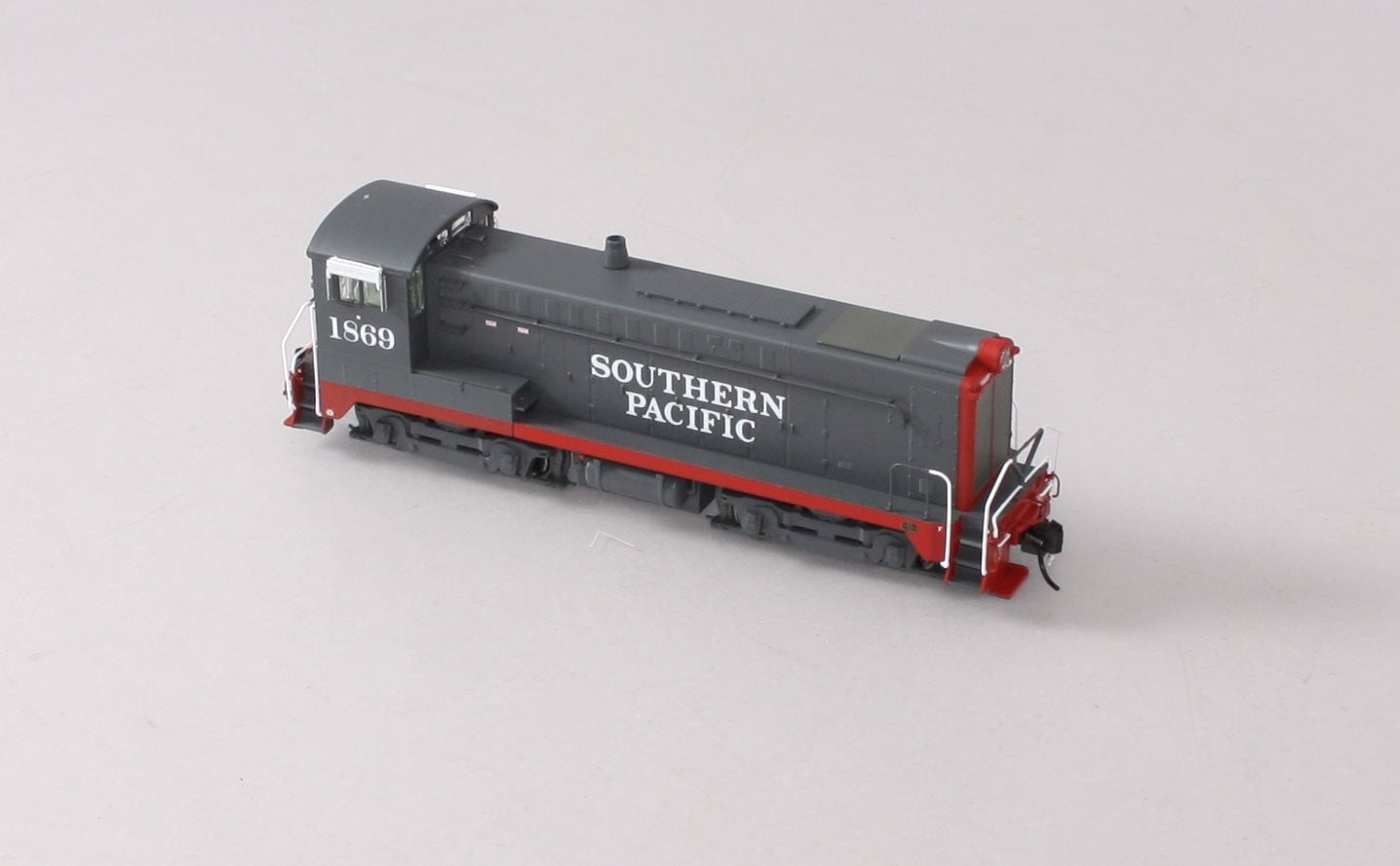 Bowser 24814 HO Southern Pacific DS 4-4-1000 Diesel Locomotive #1869