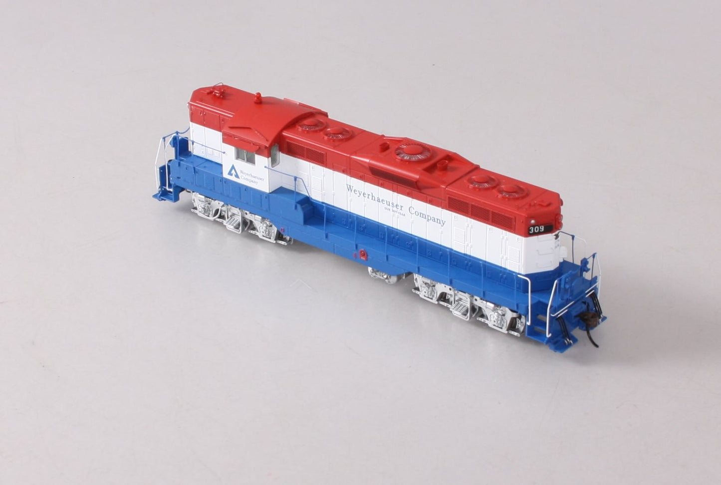 Athearn G78149 HO Weyerhaeuser/Bicentennial GP7 Diesel Locomotive #309