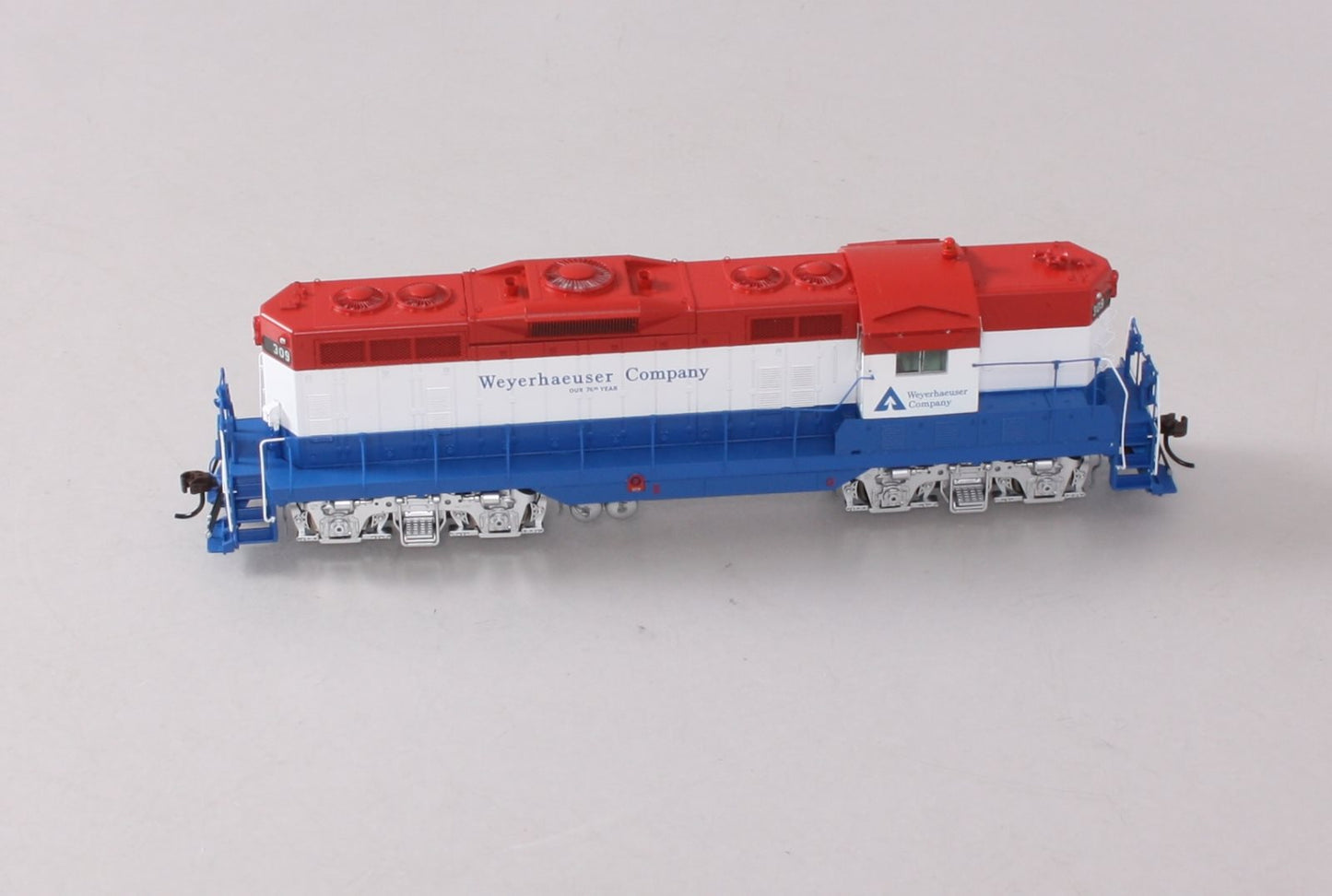 Athearn G78149 HO Weyerhaeuser/Bicentennial GP7 Diesel Locomotive #309