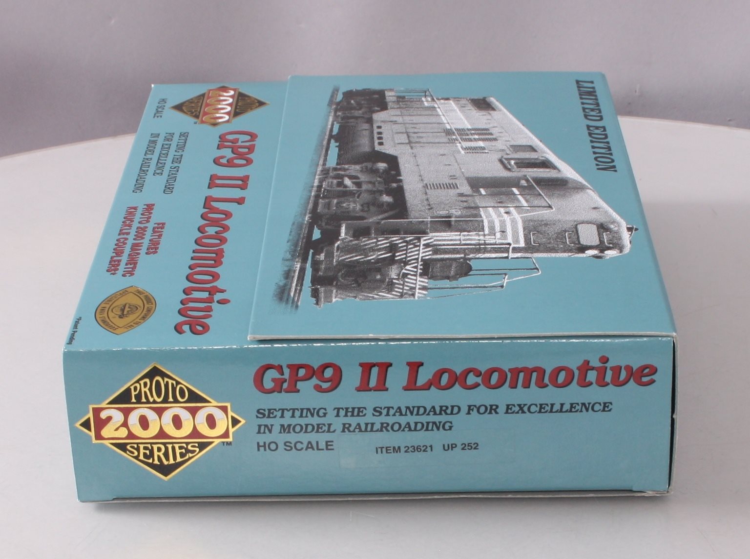 Proto 2000 23621 HO Scale Union Pacific GP9 Diesel Locomotive #252