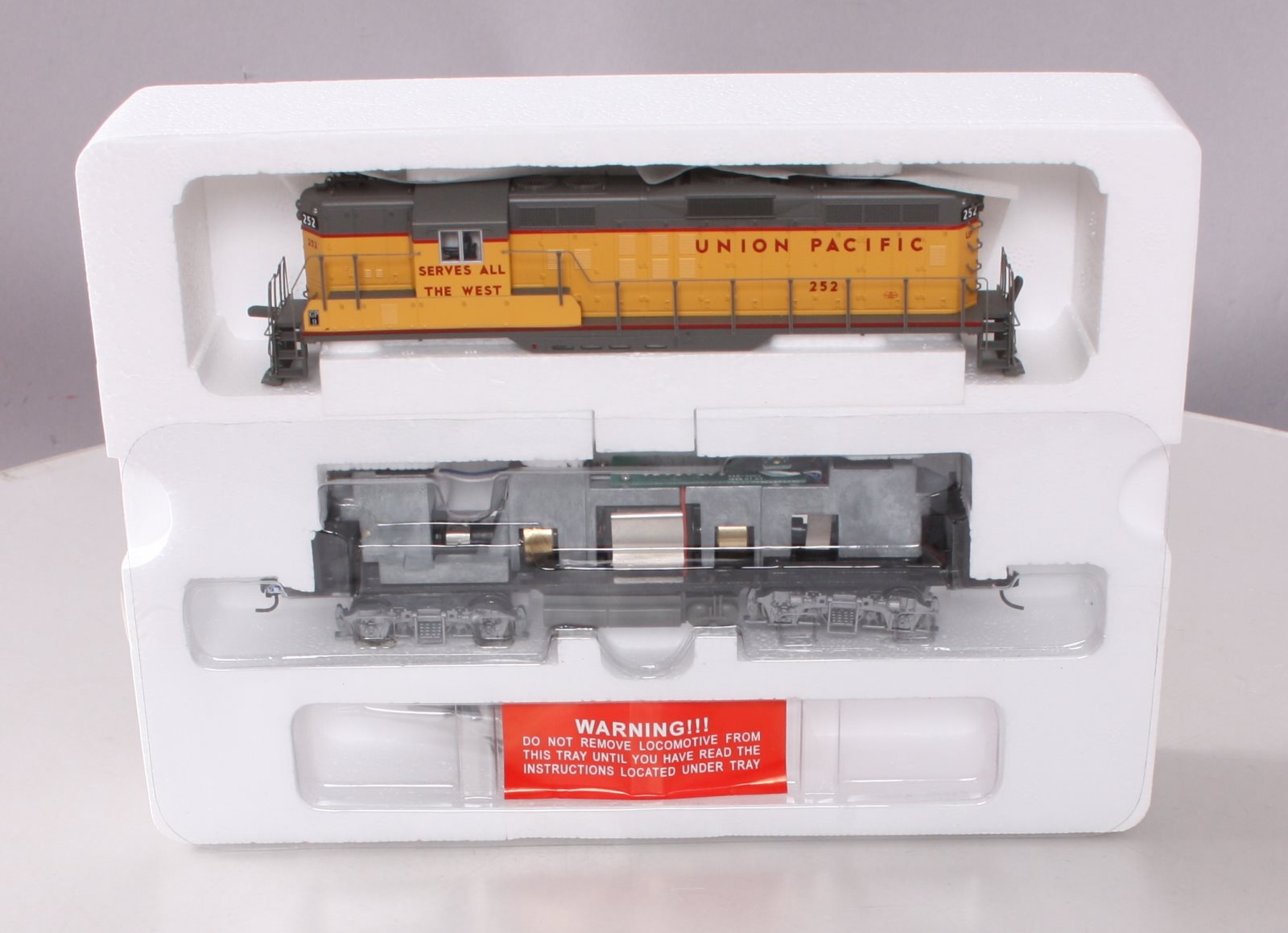 Proto 2000 23621 HO Scale Union Pacific GP9 Diesel Locomotive #252