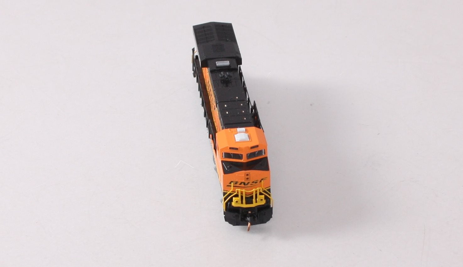 Kato 176-8925 N BNSF GEVO Swoosh GE ES44AC Diesel Locomotive #5785 LN/Box