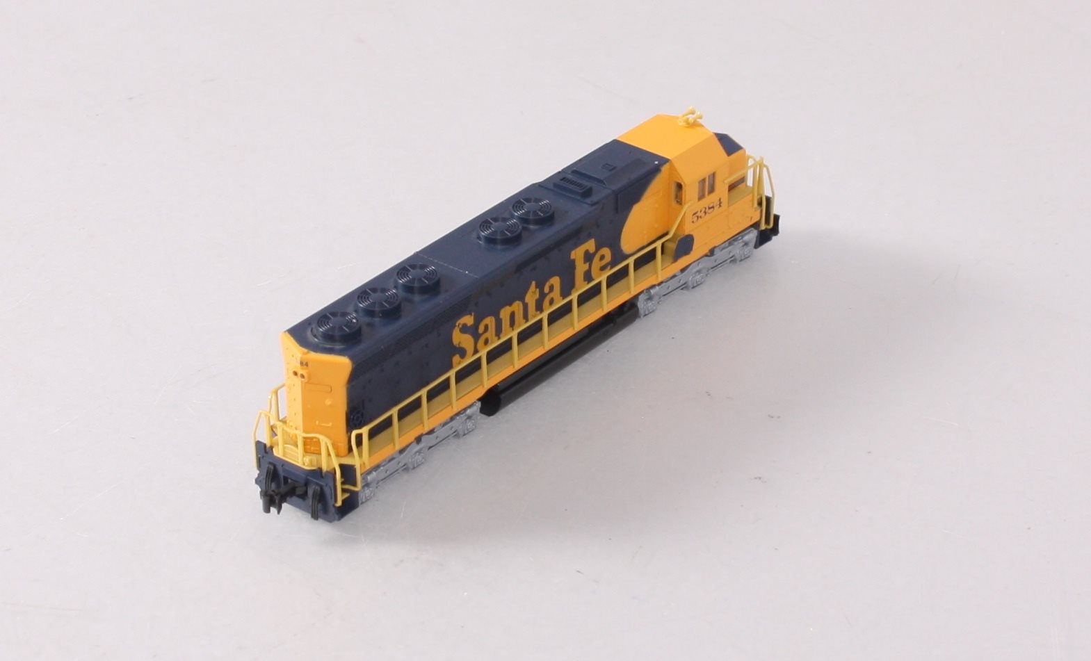 Kato 176-3128 N Atchison Topeka Santa Fe SD45 Diesel Locomotive #5384