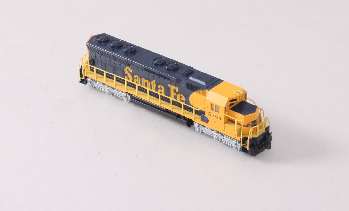 Kato 176-3128 N Atchison Topeka Santa Fe SD45 Diesel Locomotive #5384