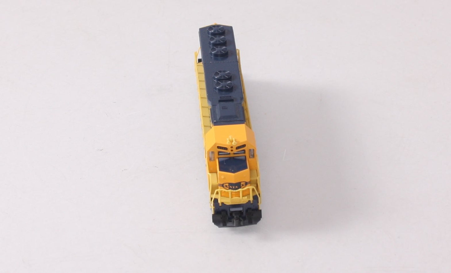Kato 176-3128 N Atchison Topeka Santa Fe SD45 Diesel Locomotive #5384
