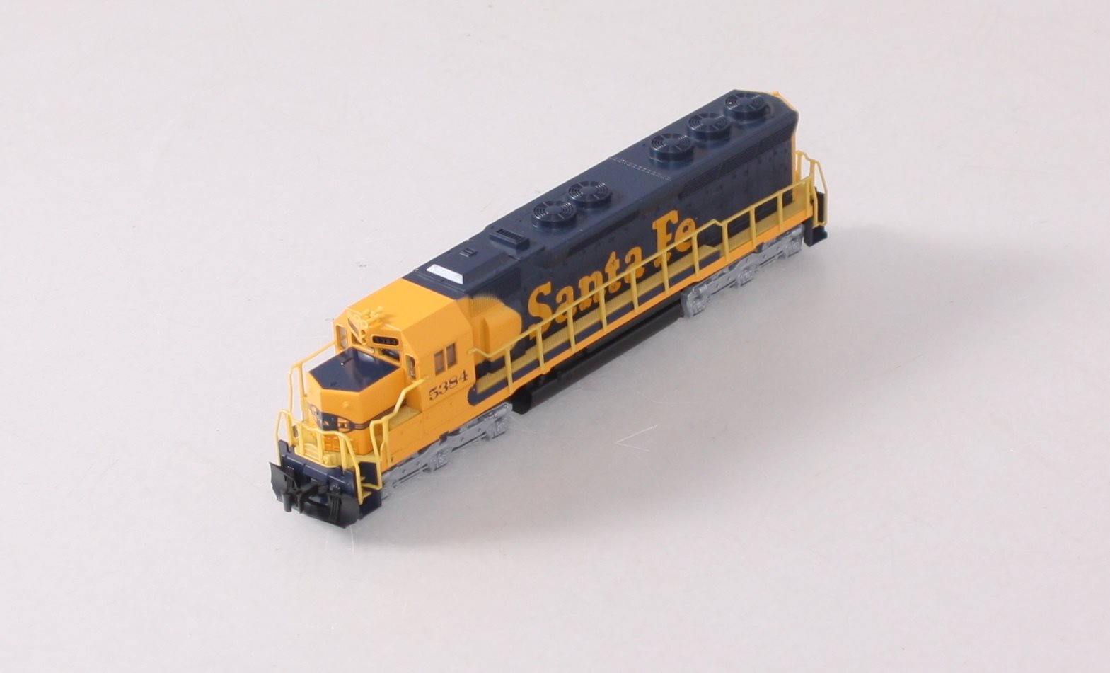 Kato 176-3128 N Atchison Topeka Santa Fe SD45 Diesel Locomotive #5384