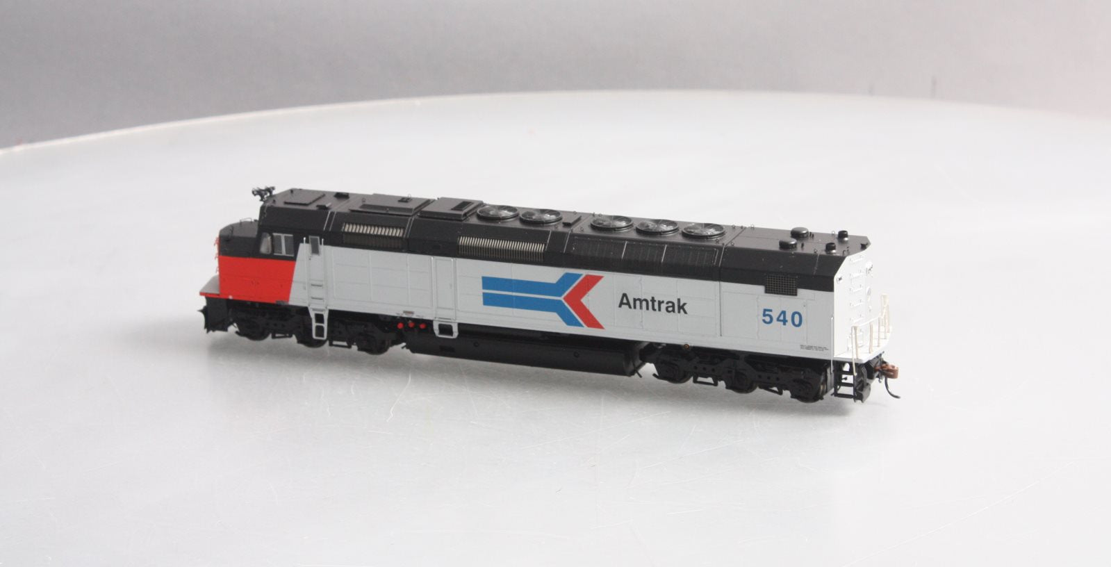 Athearn G63921 HO Amtrak SDP40F Diesel Locomotive #540